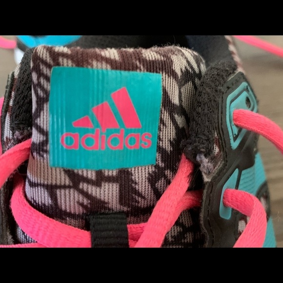 Adidas Shoes - Picture 7 of 8